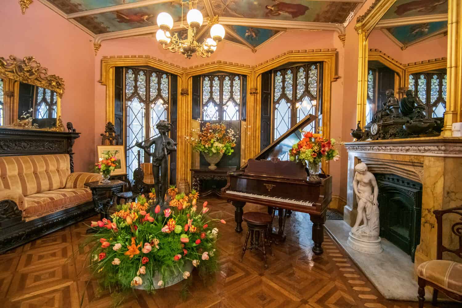 Lyndhurst in Bloom 2024 Lyndhurst Mansion