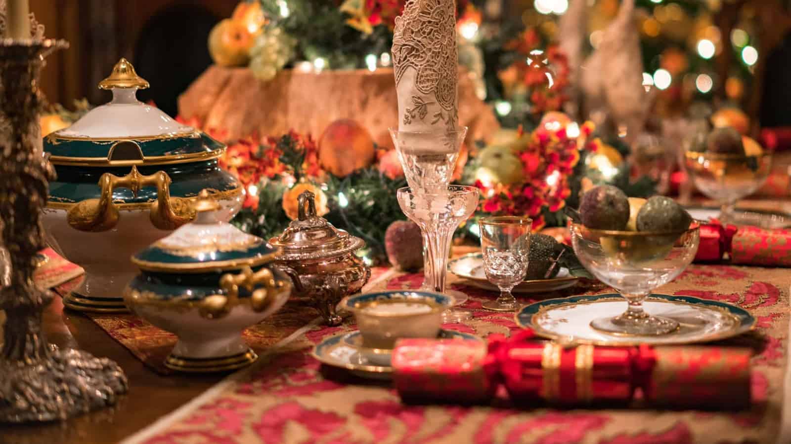 Lyndhurst-Holiday-Decor-Credit-Clifford-Pickett-9_website_1600x900_acf_cropped
